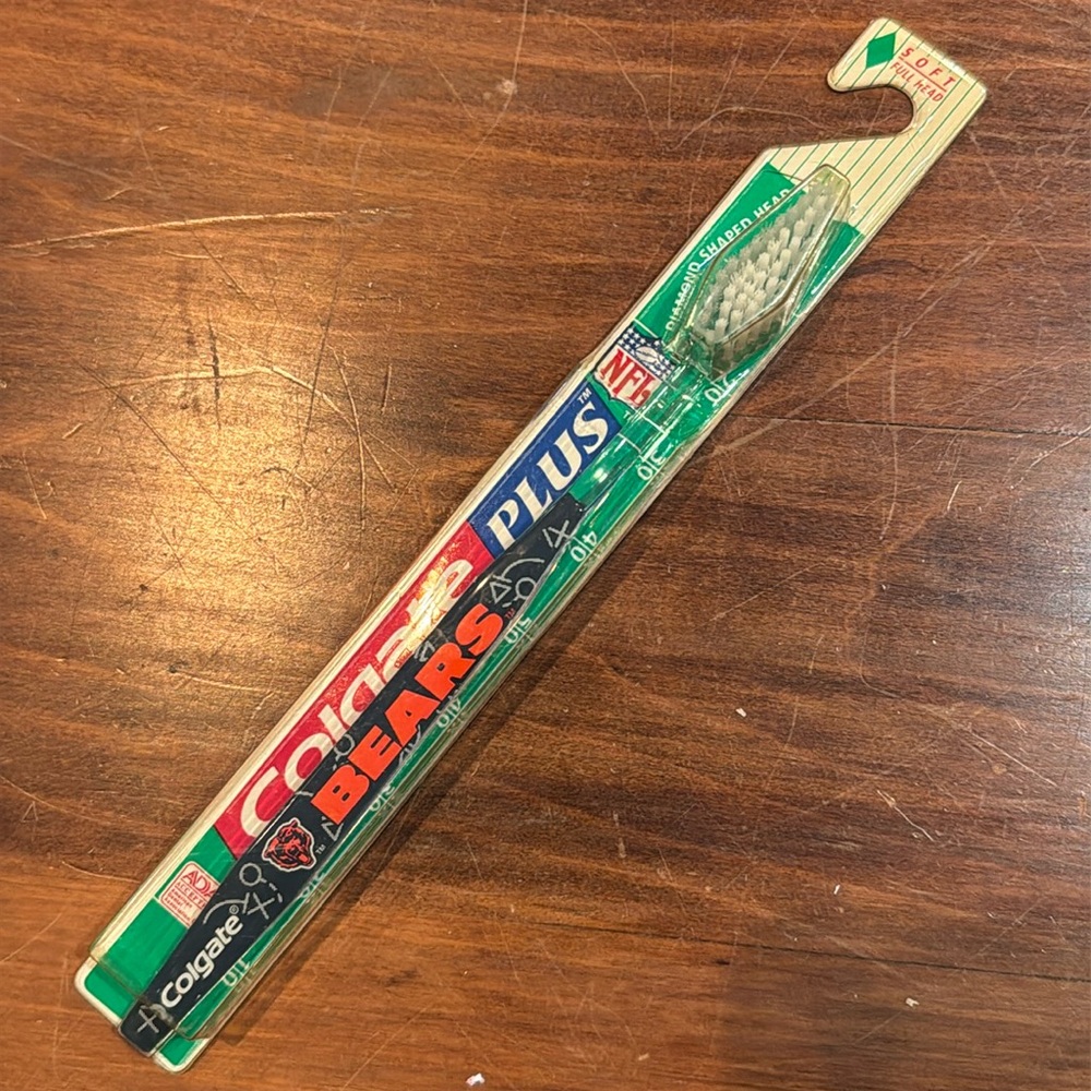 NIP VINTAGE 1996 Colgate NFL Toothbrush Chicago Bears SOFT Diamond Head Football